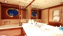 SILENCIO -  Master bathroom